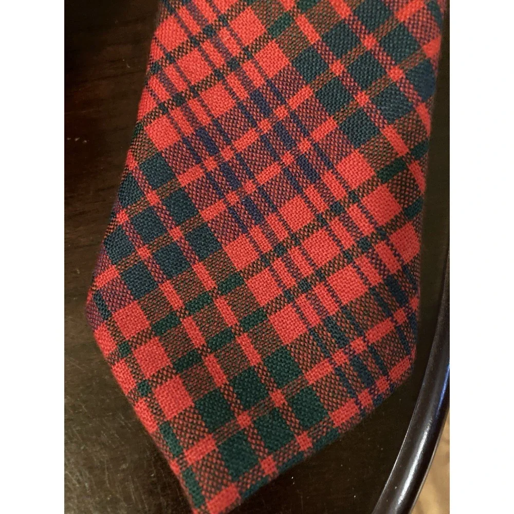 Ingles Buchan Tie Scotland 100% Wool Red Green Tartan‎ Plaid Christmas Holiday